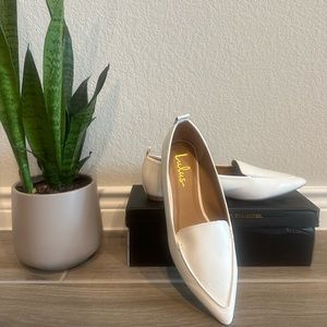 Lulu’s White Emmy Flats